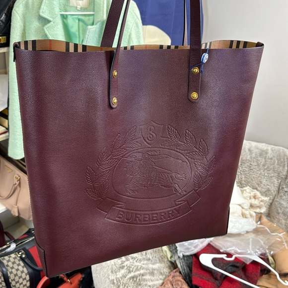 Handbags - Authentic Burberry Tote